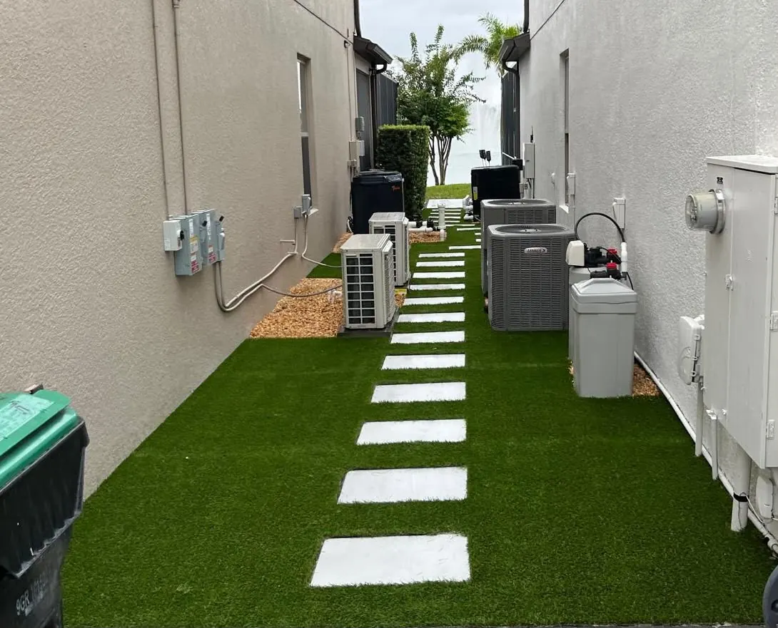 Side Yard Turf & Stepping Stones