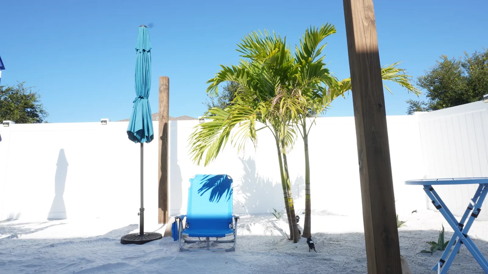 Palm & Sand Lounge Corner