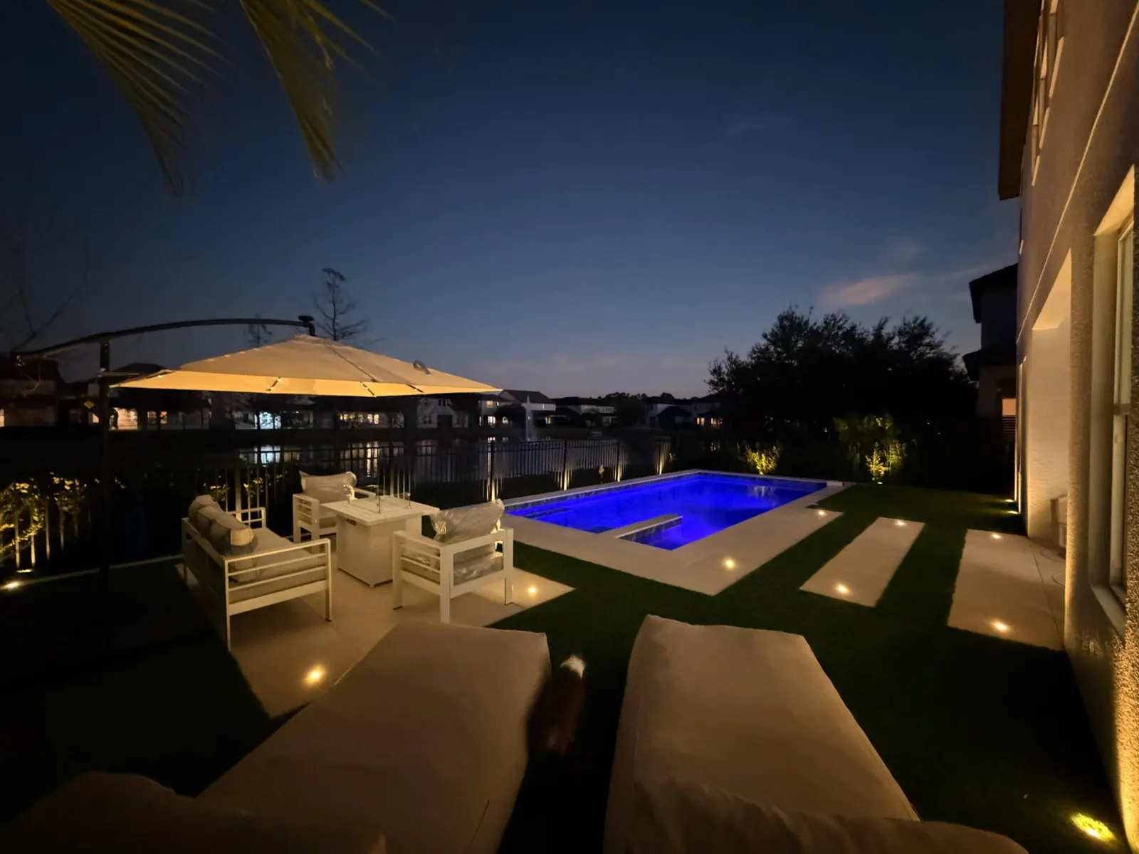 Illuminated Pool & Lounge