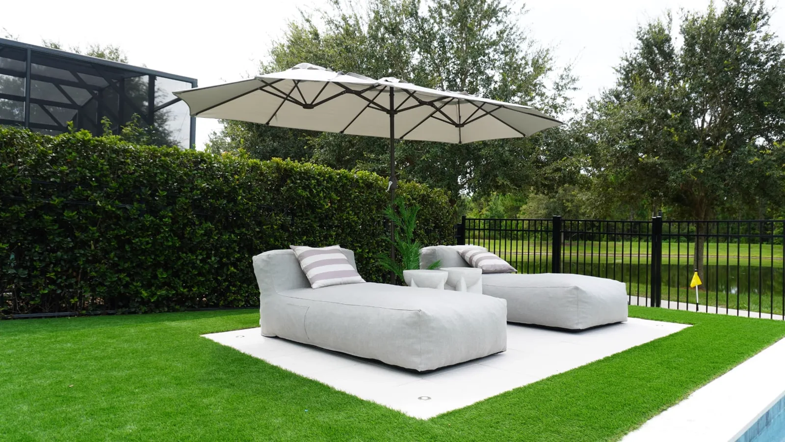 Turf Lounge Pad & Shade