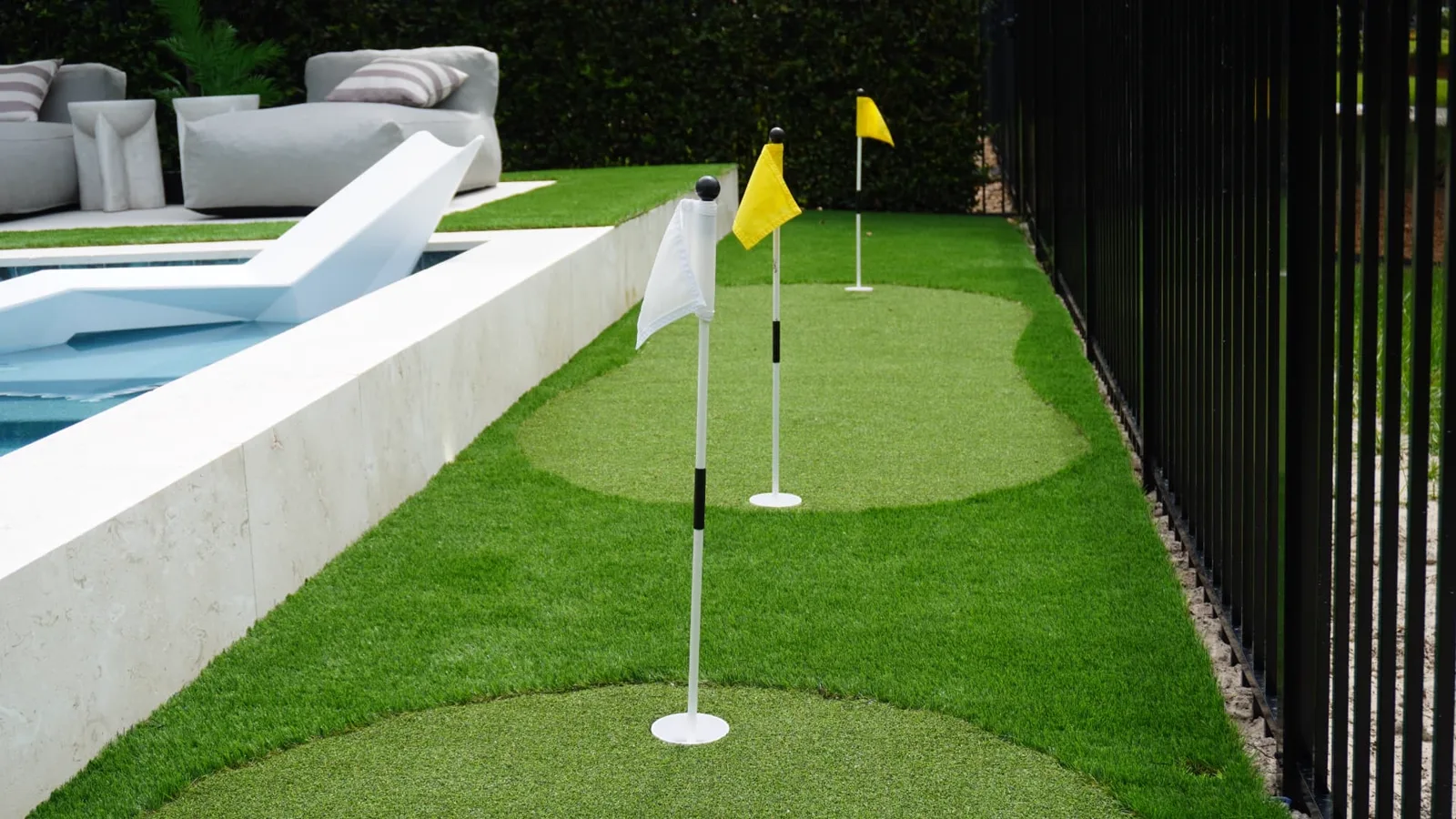 Poolside Three-Hole Green