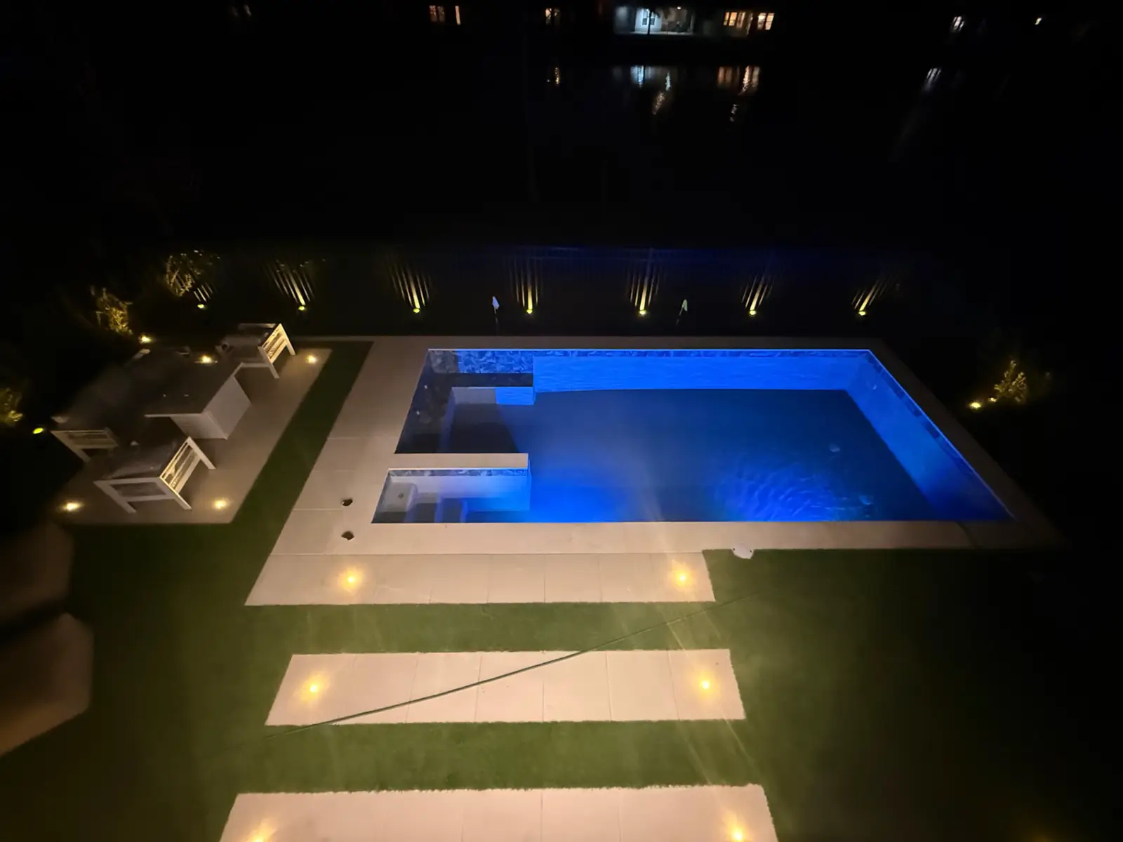 Night Pool & Outdoor Kitchen