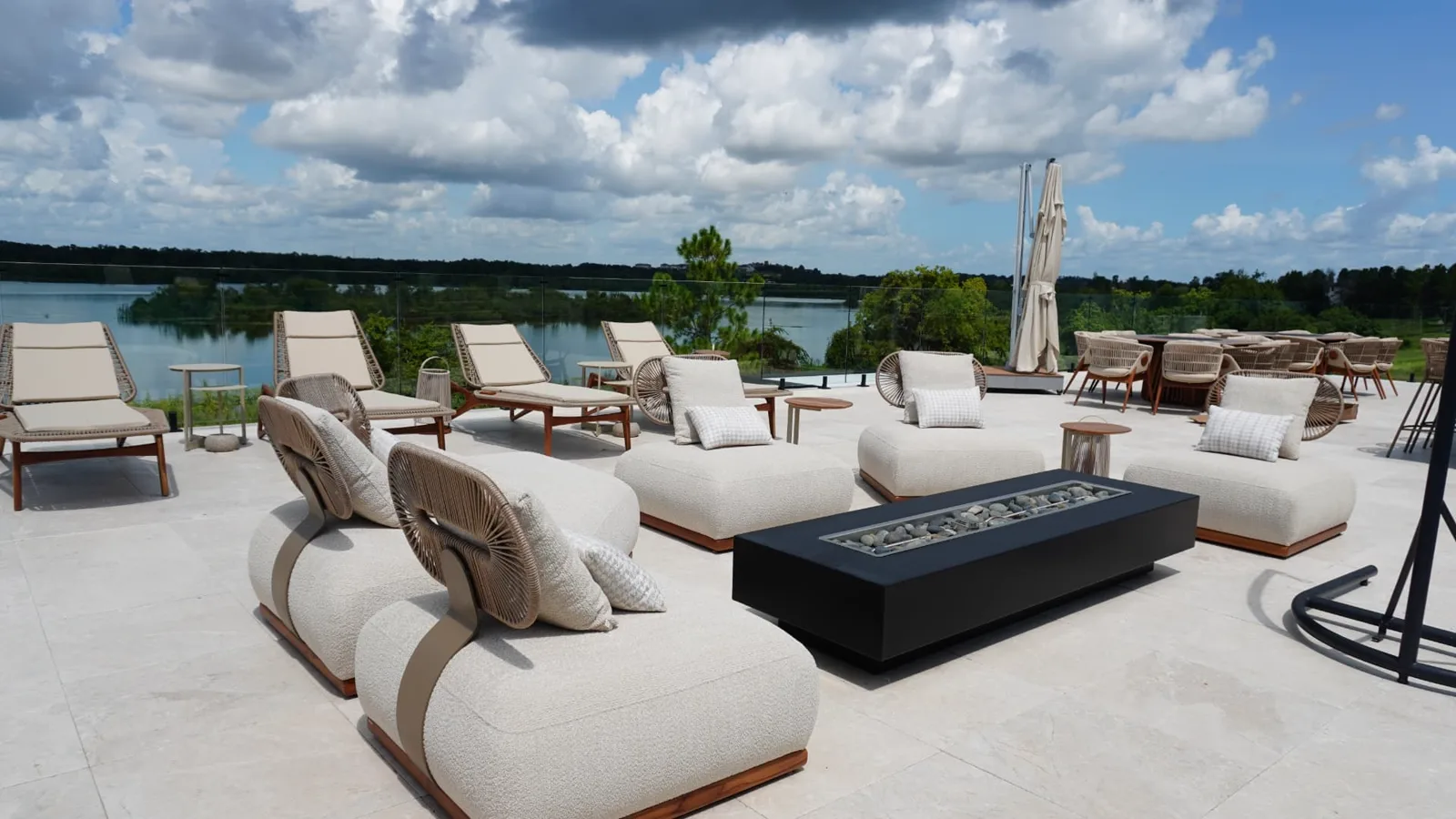 Lakeview Terrace & Fire Table Lounge